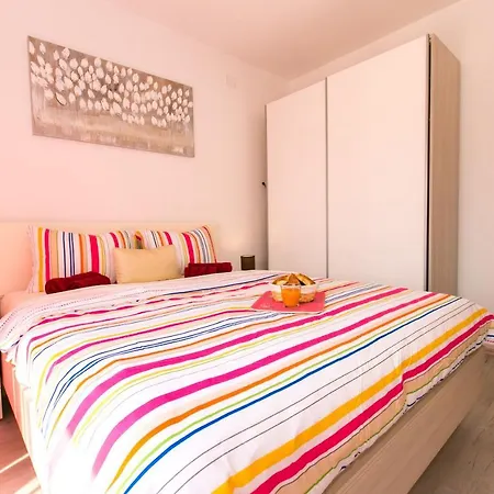 House Pink * Vrh (Krk)