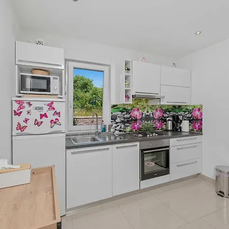 House Pink Semesterbostad