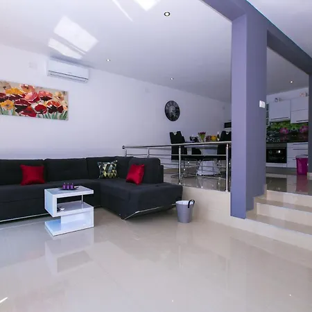 House Pink Ferienhaus *