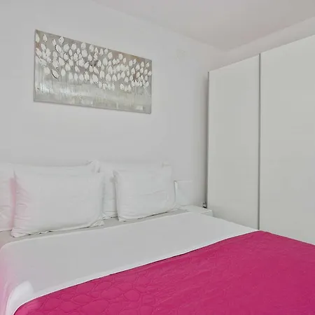 House Pink Holiday home Vrh (Krk)