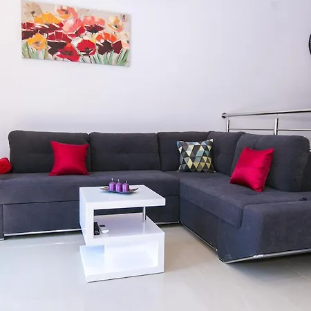 House Pink Semesterbostad Vrh (Krk)